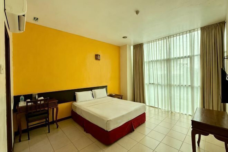Bedroom 2, Grand Far East Hotel, Johor Bahru