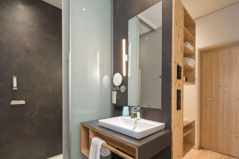 Bathroom 4, Tirol Lodge, Kufstein