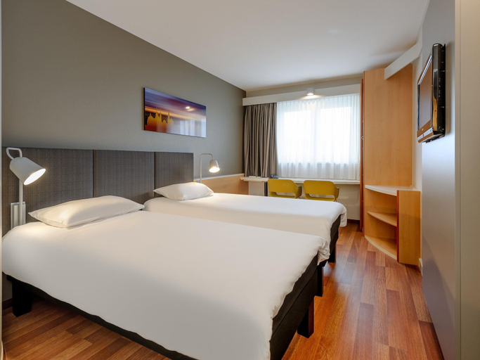 Bedroom 3, ibis Wuerzburg City, Würzburg