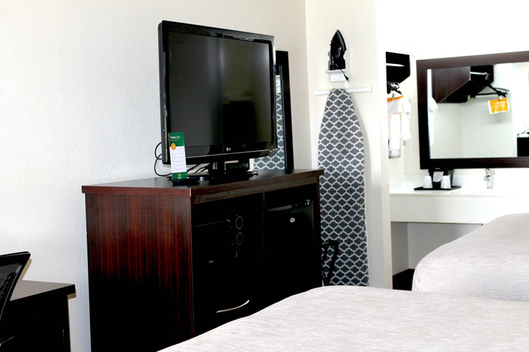 Bedroom 3, Quality Inn McComb, Pike