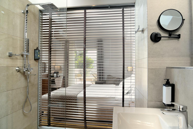 Bathroom 3, Hotel Marina, Izola