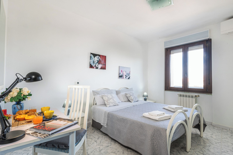 Room 1, Happy Grey House, Sassari