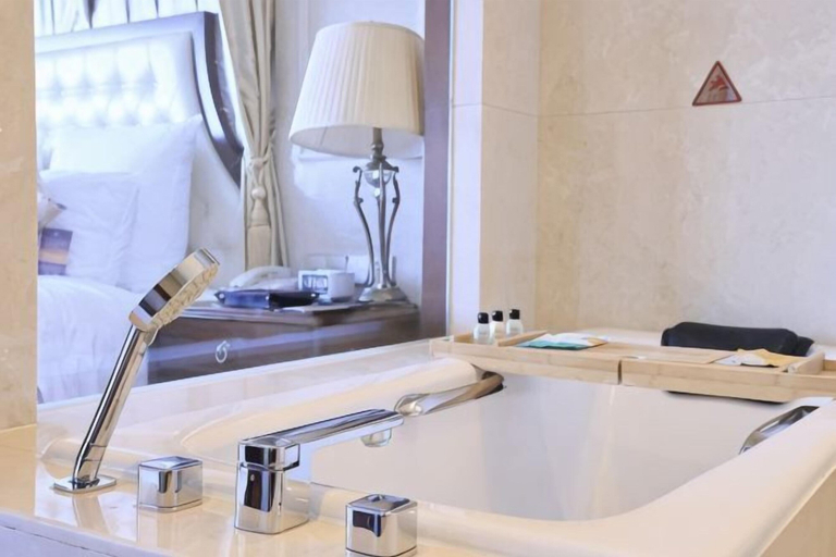 Bathroom 4, Nanjing Grand Hotel, Nanjing