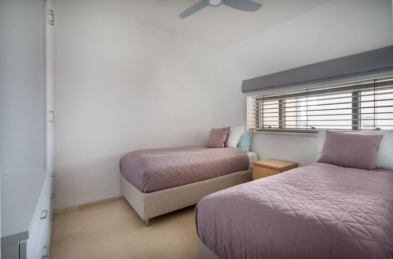 Bedroom 3, Bright and Clean Rothchild Quarter