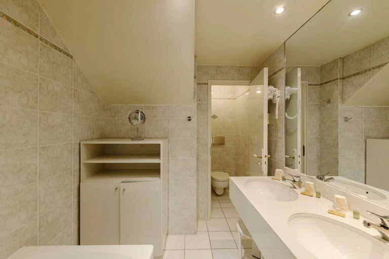Bathroom 4, Hôtel Metropol, Pas-de-Calais