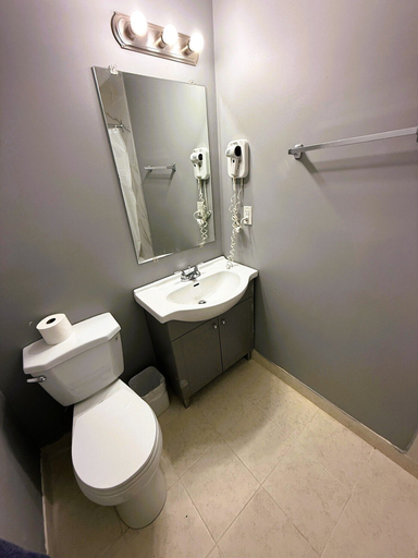 Bathroom 3, Travels Inn Victoria County, Victoria