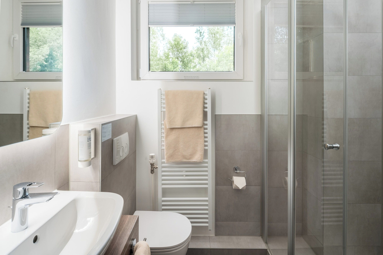 Bathroom 5, Hotel zur Post, Region Hannover