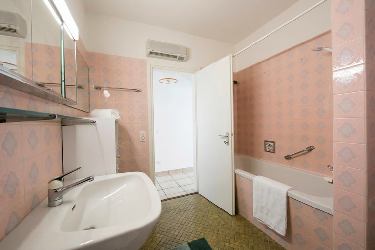 Others 5, Bellevue apartment, Locarno