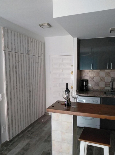 Private kitchen 2, Beachfront Apartment With Terrace, Málaga