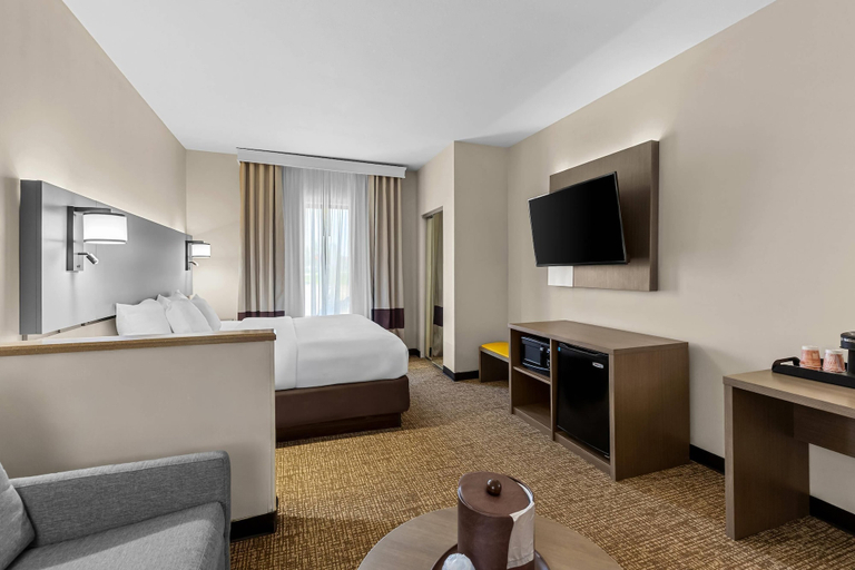 Bedroom 4, Comfort Suites Edinboro, Erie