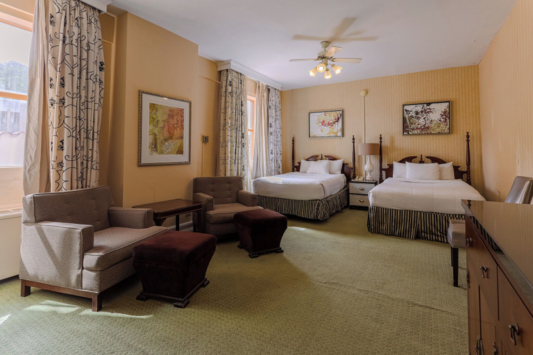Bedroom 3, Arlington Resort Hotel and Spa, Garland