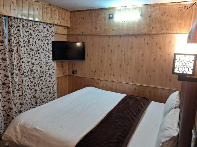 Bedroom 2, Hotel king palace, Anantnag