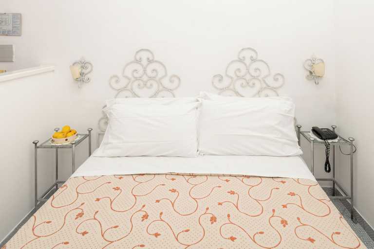 Bedroom 5, Hotel Palatium Mari, Napoli