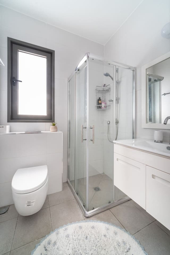 Bathroom 3, Beach Haven 3BR Apt by Sea N' Rent
