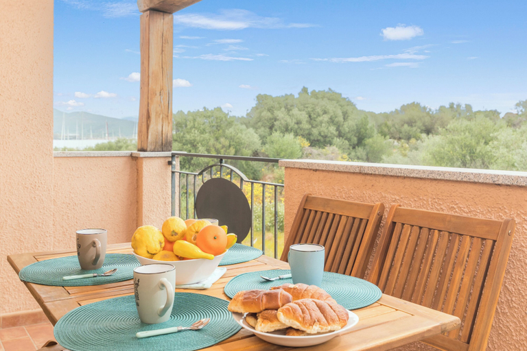 Outdoor dining 4, Glori House 50m From Marina di Olbia, Olbia-Tempio