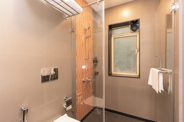 Bathroom 3, Ginger Hotel Katra, Reasi