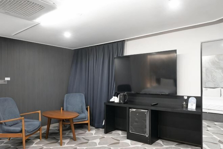 Room 5, Seomyeon Haydn Hotel, Busanjin
