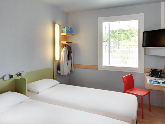 Bedroom 3, ibis budget Saint-Pourçain-sur-Sioule, Allier