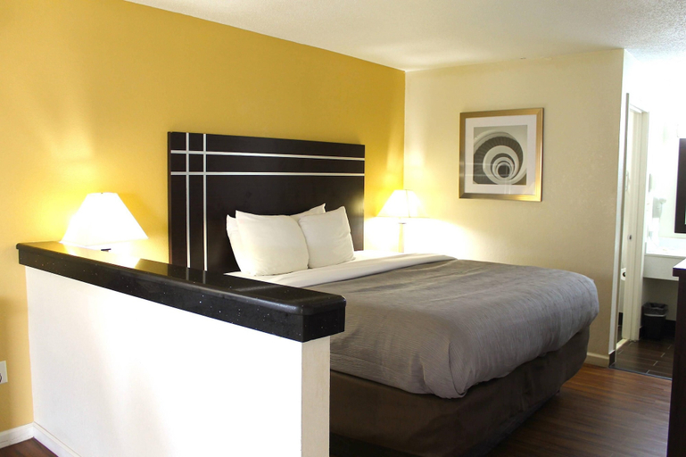 Bedroom 3, Quality Inn McComb, Pike