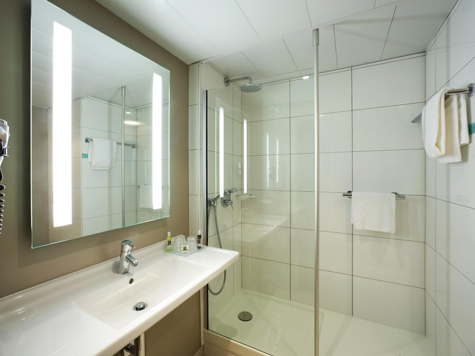 Bathroom 3, Mercure Angers Centre De Congres, Maine-et-Loire