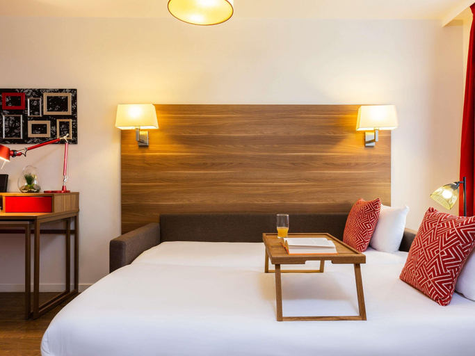 Bedroom 3, Aparthotel Adagio la Défense Courbevoie, Hauts-de-Seine