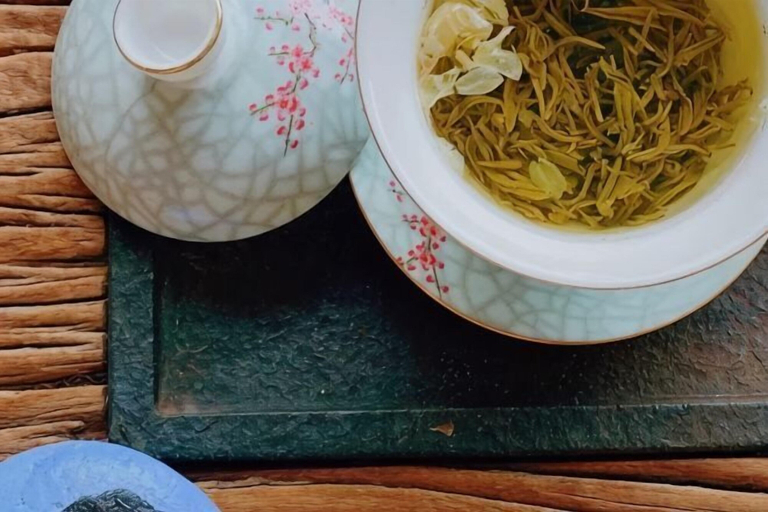 Food & Drinks, momo hotel, Qianxinan Buyei and Miao