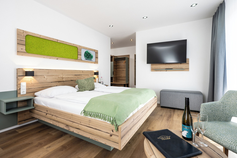 Bedroom 5, Berghotel Kristall, Birkenfeld