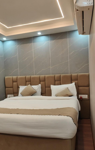 2, Blueberry Premium Hotel, Gautam Buddha Nagar