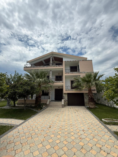 Others 3, Villa Velipoj, Shkodrës