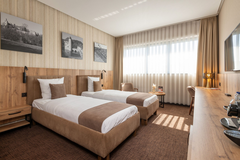 Bedroom 4, Hotel Le 830, Namur