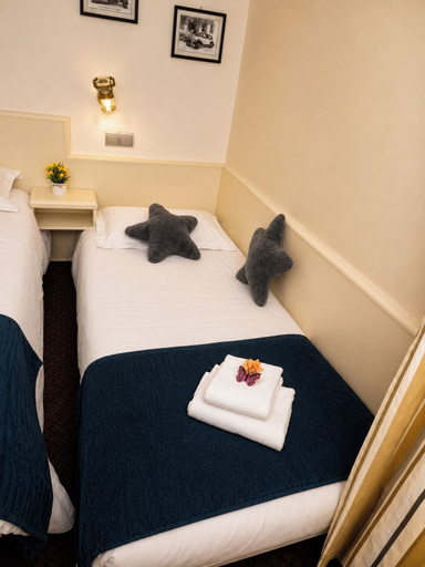 Bedroom 3, Le Lion d'Or, Lot