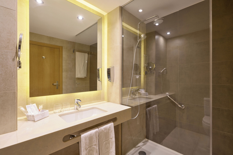 Bathroom 5, Hotel M.A. Sevilla Congresos, Sevilla