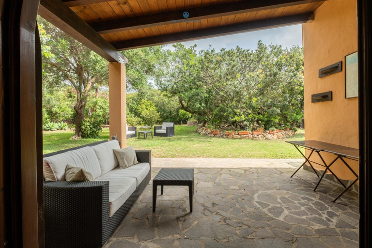 2, Villa Chia, Cagliari