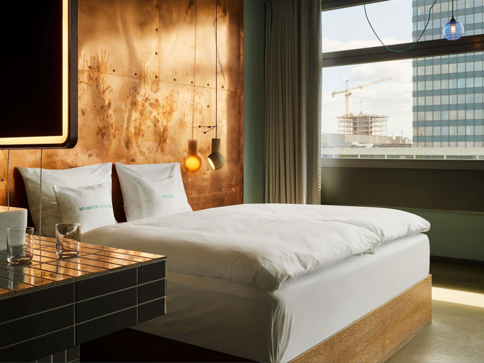 Bedroom 3, 25hours Hotel Bikini Berlin, Berlin