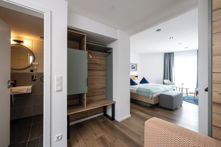 Bedroom 4, Berghotel Kristall, Birkenfeld