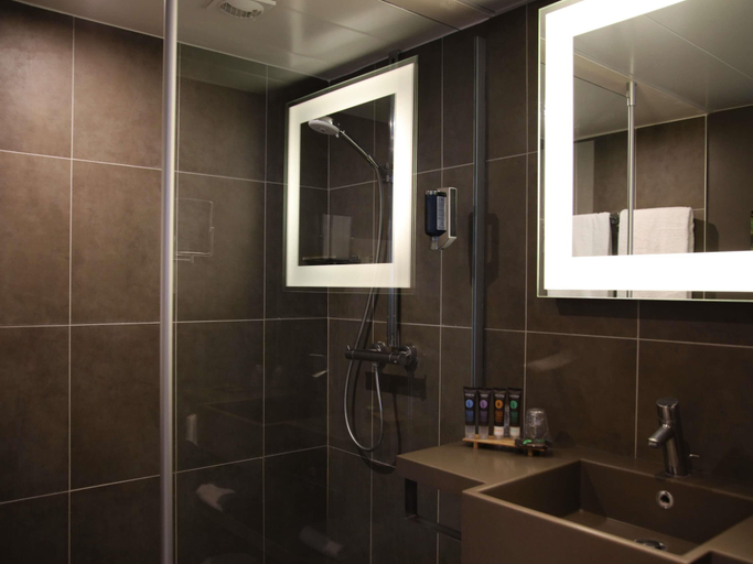 Bathroom 5, Novotel Lille Centre Grand-Place, Nord