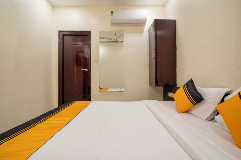 Room 5, Itsy Hotels M, Krishna