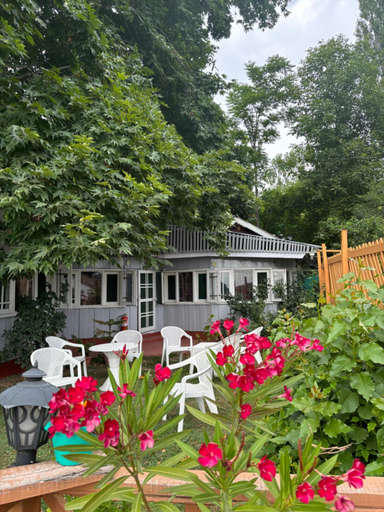 2, The Nigeen Lodge, Srinagar