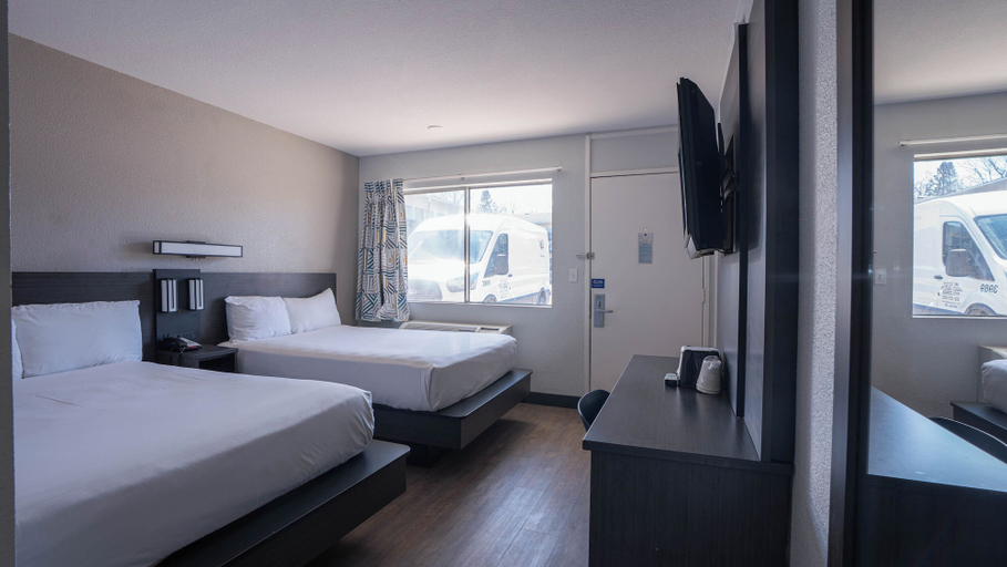 Bedroom 3, Motel 6 Rochester, MN, Olmsted
