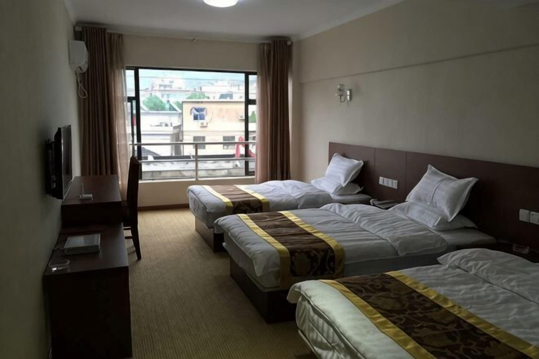 Bedroom 3, Lido Holiday Hotel, Chizhou