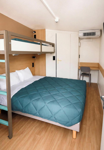 Bedroom 5, Premiere Classe Tarbes - Bastillac, Hautes-Pyrénées