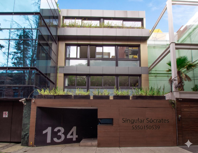 Exterior & Views