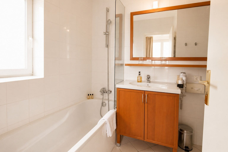 Bathroom 4, Hôtel Villa Flornoy Pornichet Baie de la Baule, Loire-Atlantique