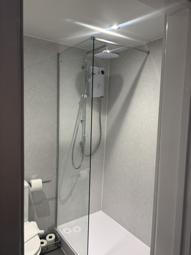 Bathroom 3, The Royal Hotel, North Tyneside
