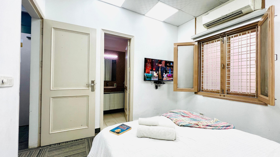 Bedroom 2, BluO Awesome 1BHK DLF Galleria Market ,Gym TT, Gurgaon