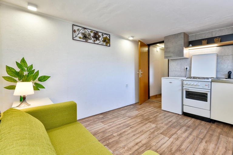 Others 5, Jungle House With Pool and Hot Tub, Sveti Ivan Zelina