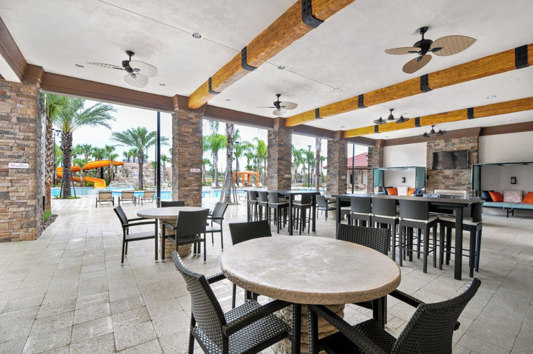 Food & Drinks, 4096 Oaktree Drive, Polk