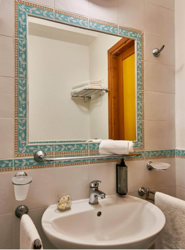 Bathroom 4, Serenè Resort, Crotone