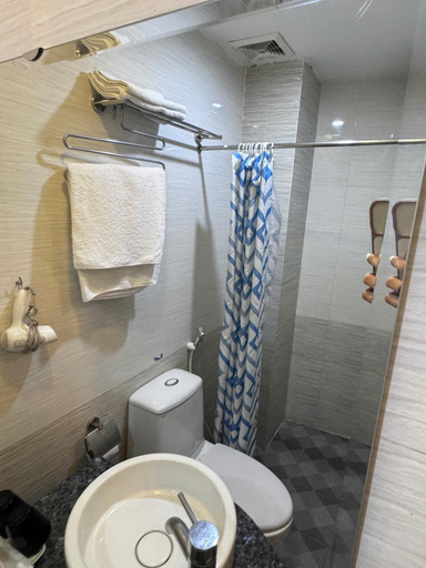 Bathroom 5, Ly Ky Hotel, Qui Nhơn