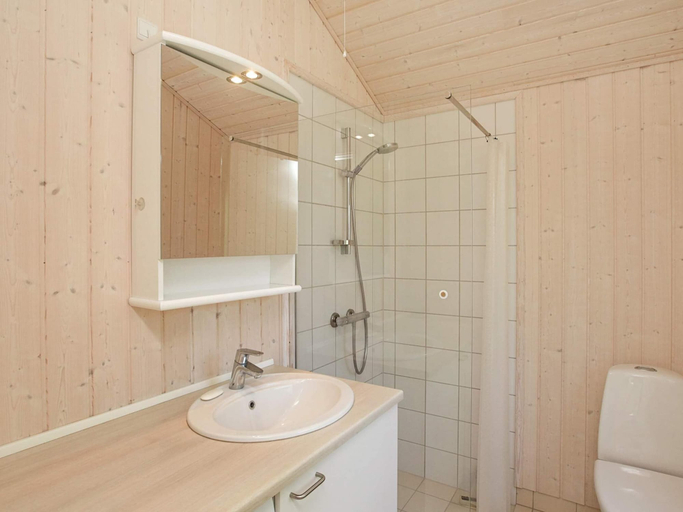Bathroom 3, 4 Star Holiday Home in Vaeggerlose, Guldborgsund